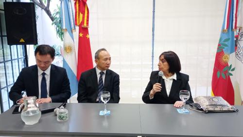 Visita del Embajador de China a la UNCA
