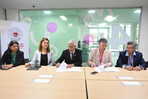 La UNCA firmó convenio con la Federación Argentina de CardiologÃa