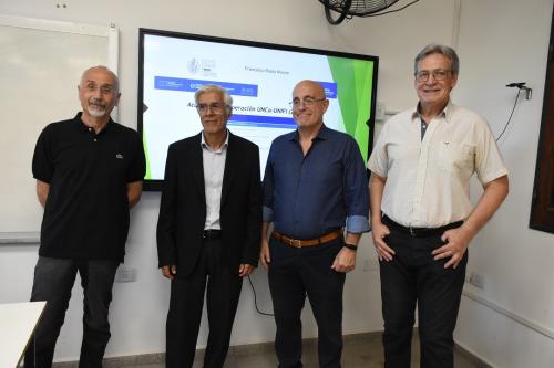 Especialistas italianos en BiotecnologÃa disertaron en Agrarias*